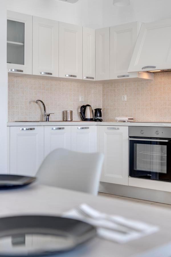 Waterview Apartments Kini Extérieur photo